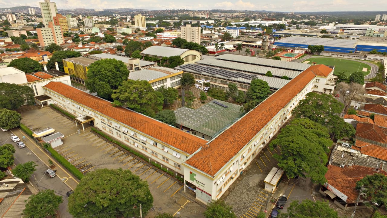 Painéis fotovoltaicos instalados no IFG - Câmpus Goiânia 